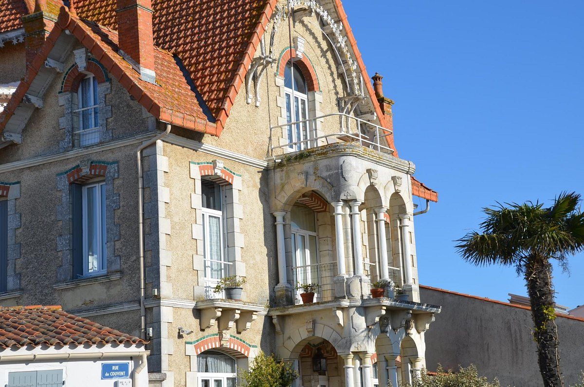 Maison - L'Insulaire Maison d’hôtes et location de meublés touristiques (studios).
